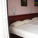 Hotel Manofa 2*