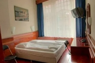 마노파 2* 암스테르담