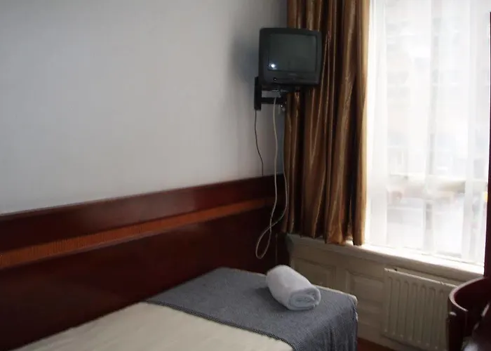 マノファ 2* アムステルダム