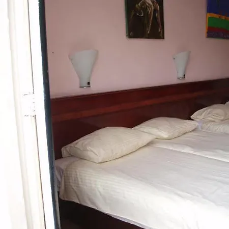 Hotel Manofa 2*